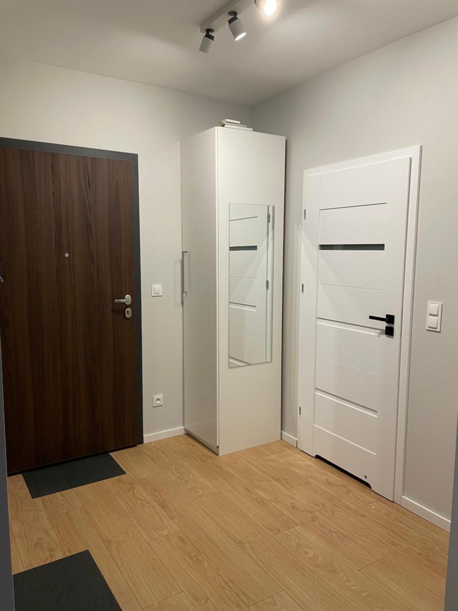 Essence Lux Apartment, Free Parking, Self Check-In 24H Познан Екстериор снимка