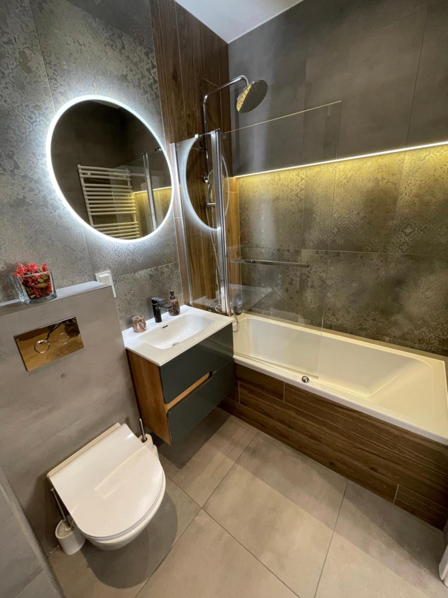 Essence Lux Apartment, Free Parking, Self Check-In 24H Познан Екстериор снимка