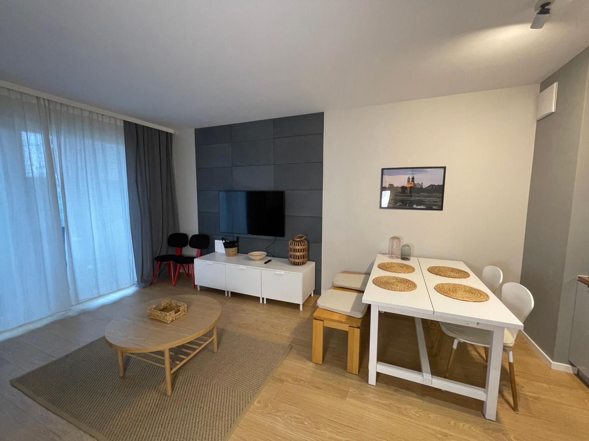 Essence Lux Apartment, Free Parking, Self Check-In 24H Познан Екстериор снимка