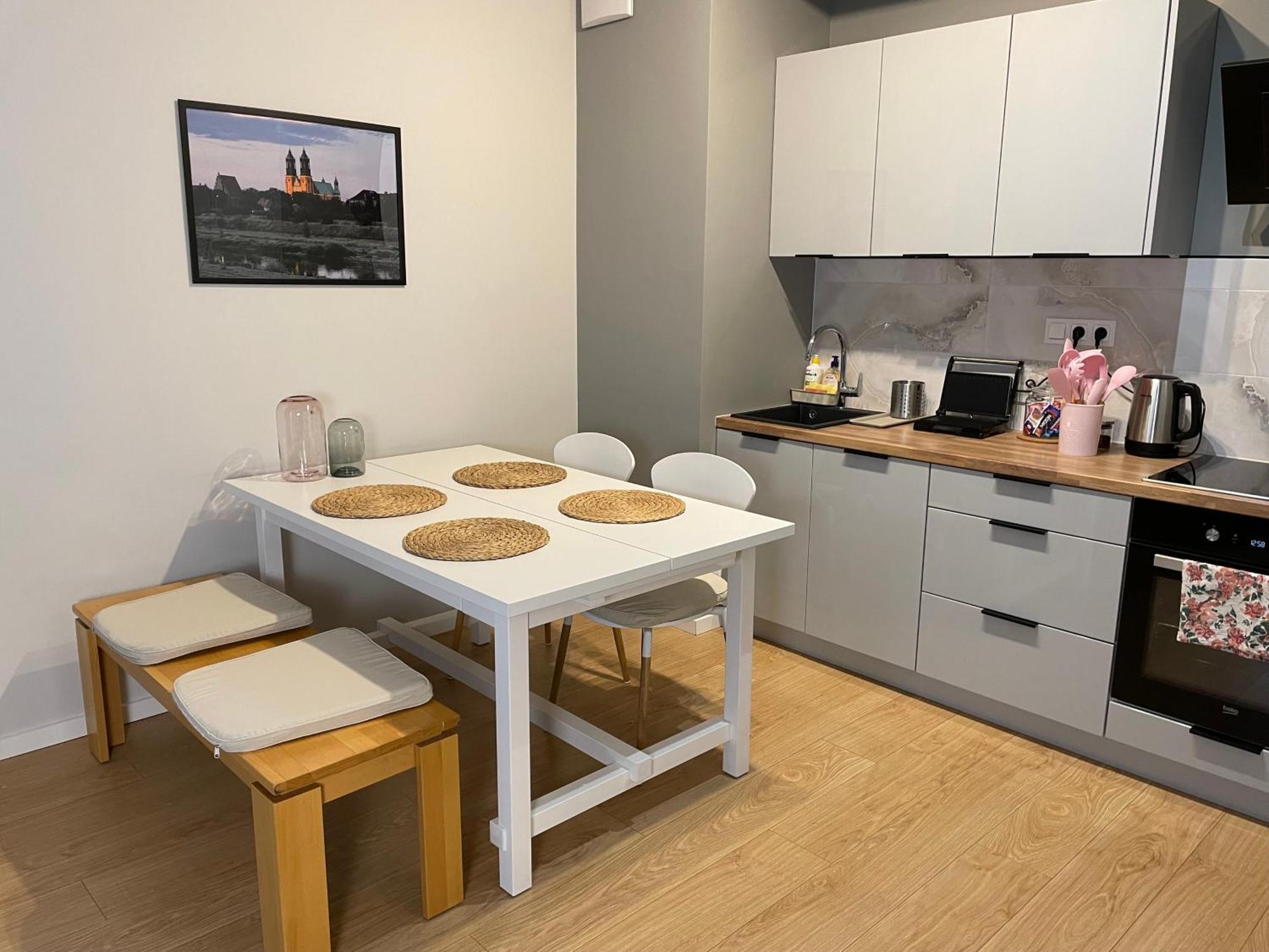 Essence Lux Apartment, Free Parking, Self Check-In 24H Познан Екстериор снимка